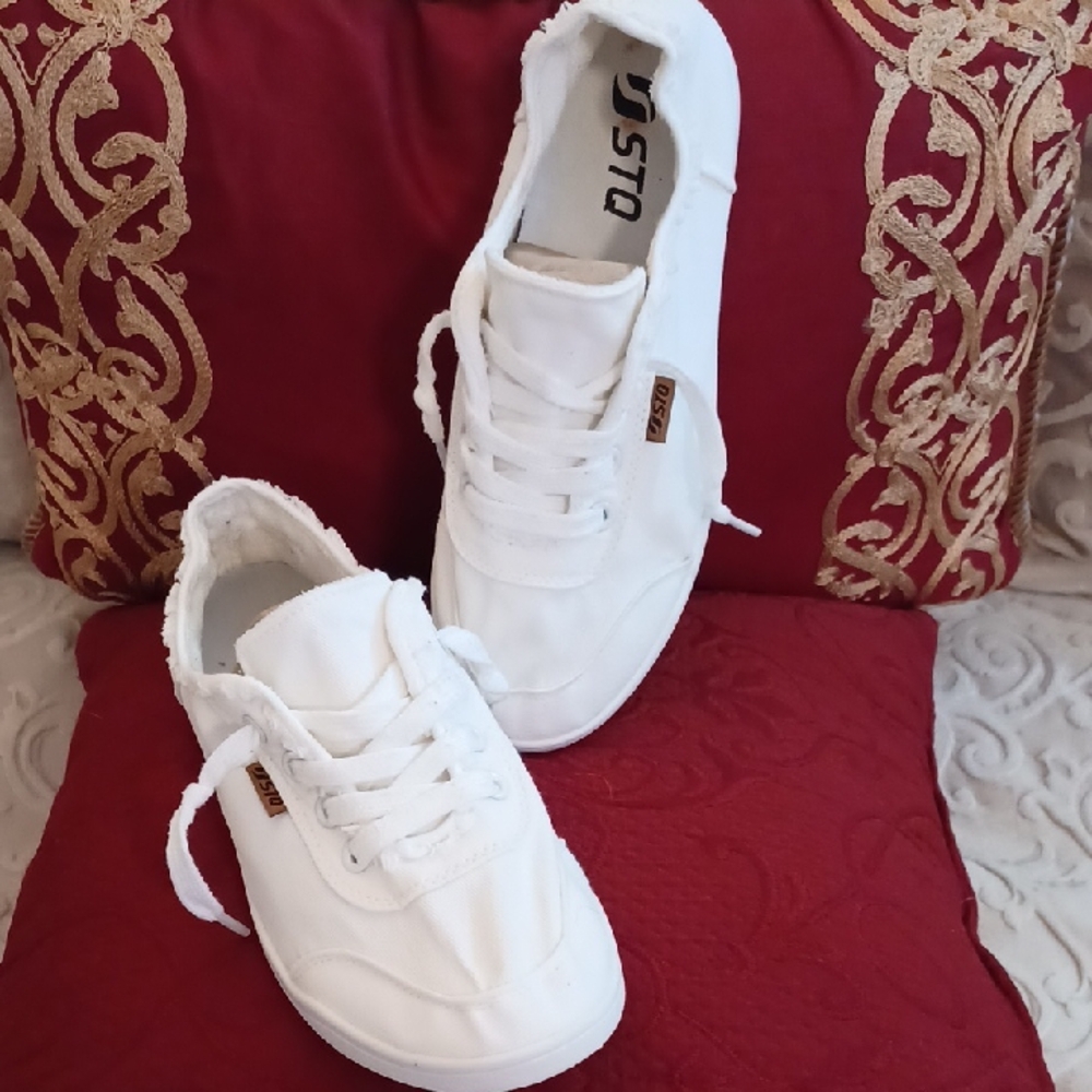 Women's White Canvas Sneakers - Casual Lace-Up Comfort